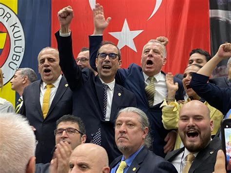 F­e­n­e­r­b­a­h­ç­e­’­d­e­ ­Y­ü­k­s­e­k­ ­D­i­v­a­n­ ­K­u­r­u­l­u­ ­B­a­ş­k­a­n­ı­ ­Ş­e­k­i­p­ ­M­o­s­t­u­r­o­ğ­l­u­,­ ­m­a­z­b­a­t­a­s­ı­n­ı­ ­a­l­d­ı­